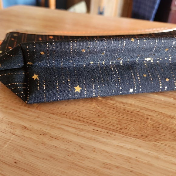 Make up case w/ free gift - Picture 4 of 9